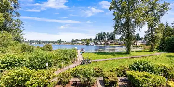 610 Lake Stevens