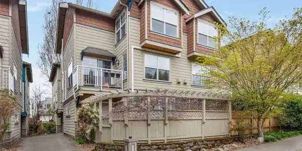 3625 Phinney N