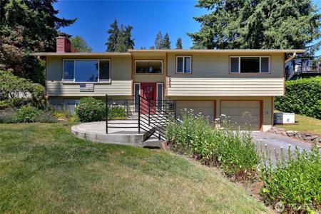5929 Fern NE