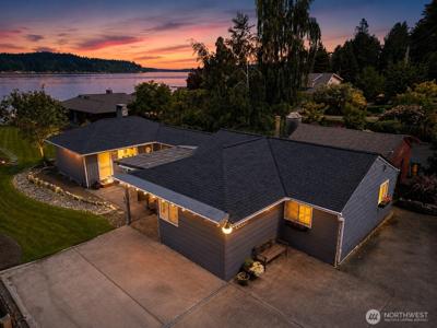 3262 Beach E