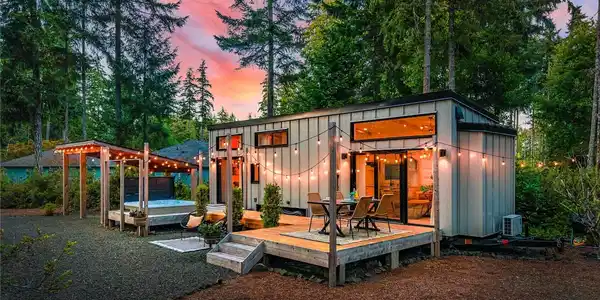 1431 Phillips Lake Loop