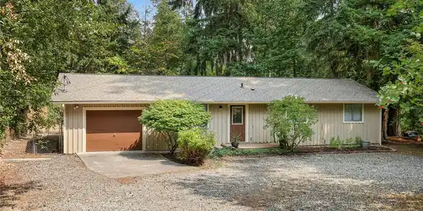 6532 192nd E