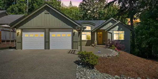 3240 Agate Heights