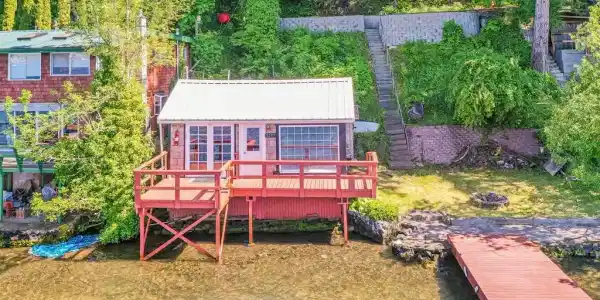 1207 Summit Lake Shore Rd NW