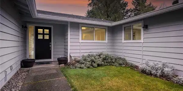 2917 208th E