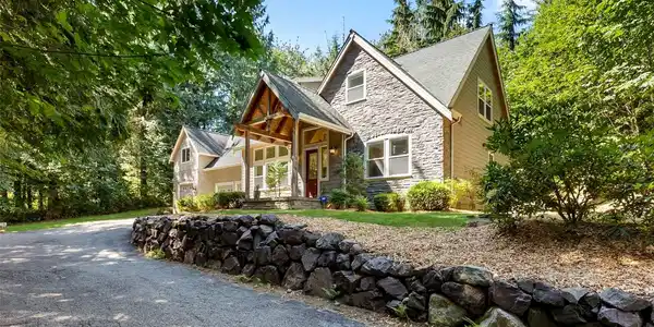3005 Ames Lake NE