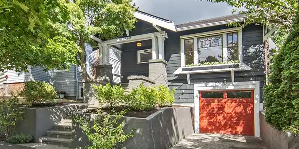 8246 15th NE