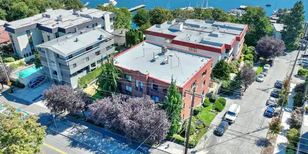 2450 Dexter N
