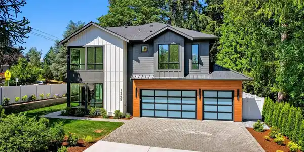 1265 165th SE