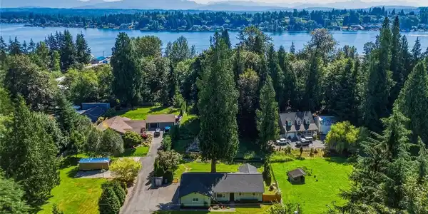 129 103rd SE