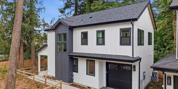 9016 124th NE