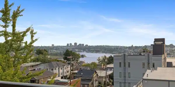 655 Crockett