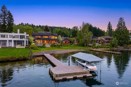 181 185 Lake Sammamish SE