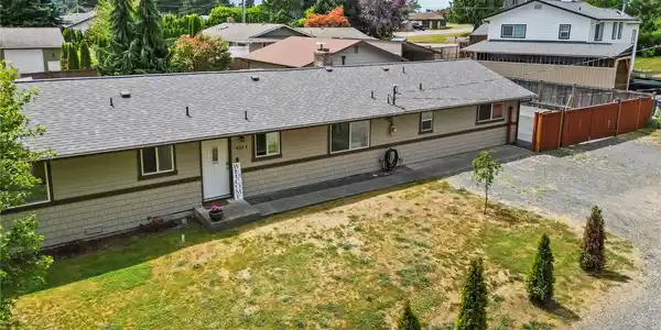 423 Rhodora Heights