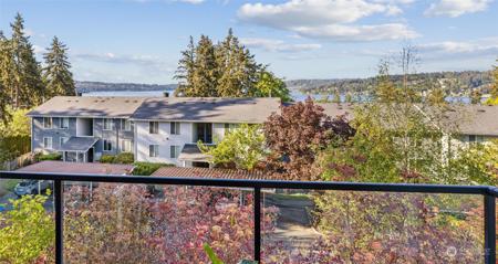 4183 Lake Sammamish SE