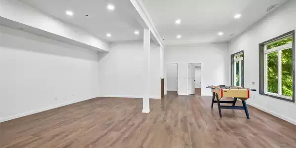 Image 4 Image 4