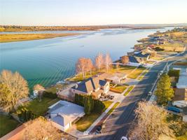 3031 W Lakeside Drive