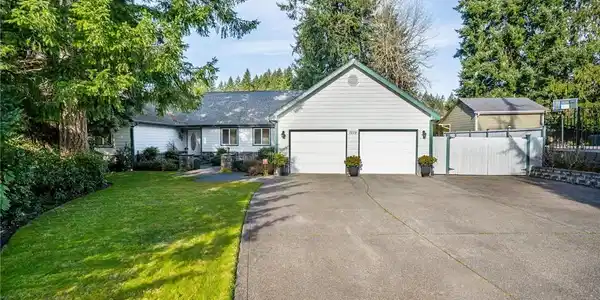 7829 Paddock SE