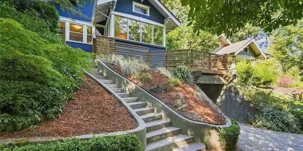 1731 Lake Washington S