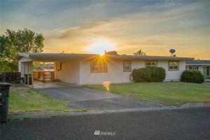 1116 S Ashley Way