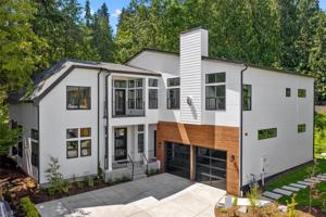 4019 Lake Sammamish SE