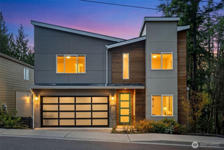 809 206th NE