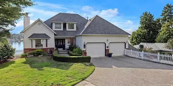 710 115th SE