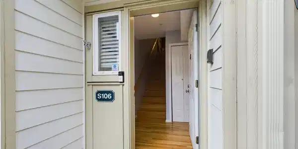 1600 121st SE