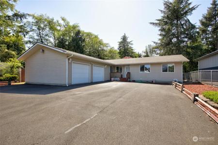 413 Duck Lake NE