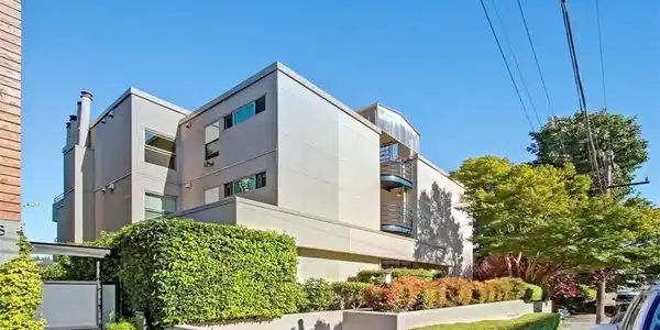 802 Newton