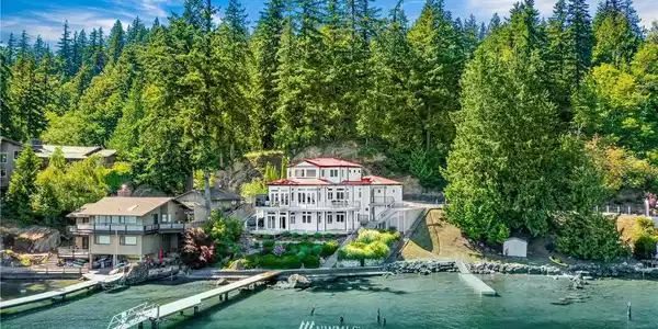 2319 Northshore