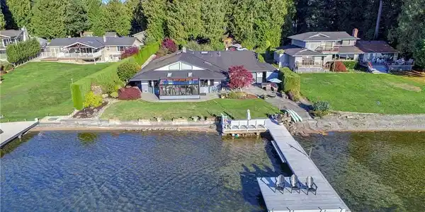 14732 W Lake Goodwin Rd
