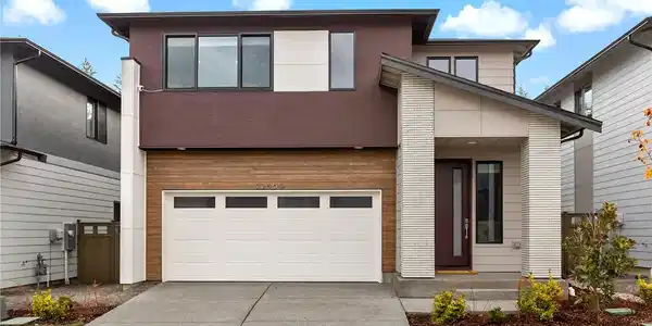 22869 Poplar SE