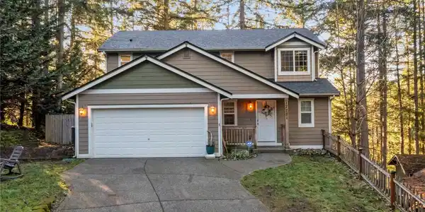17721 Clear Lake SE