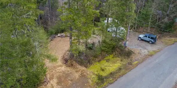 1351 Collins Lake