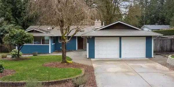 2296 Lakemoor SW