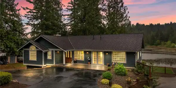 1519 Lake Roesiger