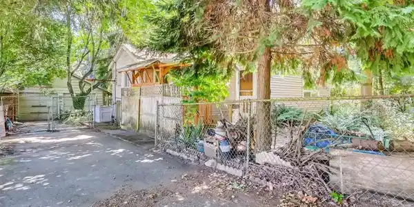 14th Avenue S