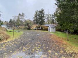 526 Leitha Court SE