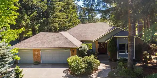 6051 Troon SW