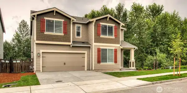 7913 39th NE