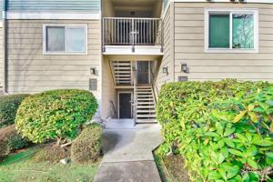 4316 Lake Sammamish SE