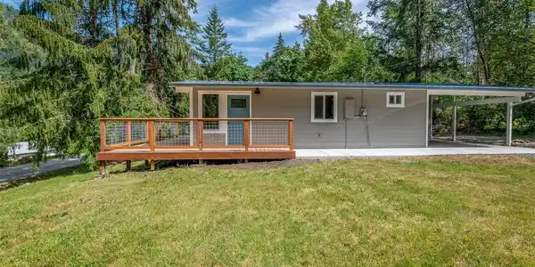 480 Lakeside