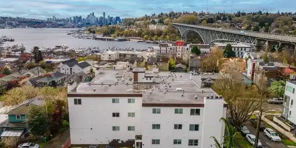 3600 Whitman N
