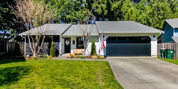 2119 Agate SE