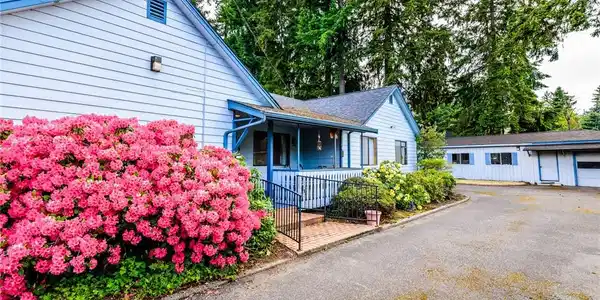 3137 Hilmes Court SE