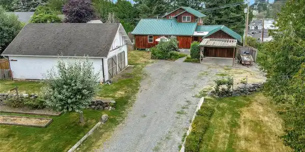 1307 Lakeshore
