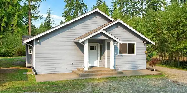141 E Dunoon Place