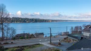 2028 Lake Sammamish NE