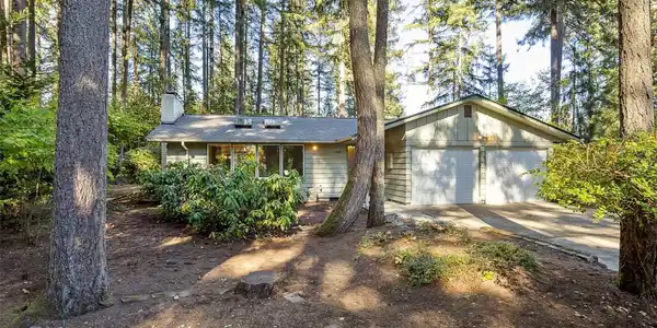 3358 Ken Lake SW